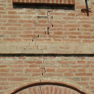Crepe nei muri a Bologna: soluzioni al consolidamento