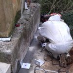 Fase di fissaggio consolidamento edicola votiva
