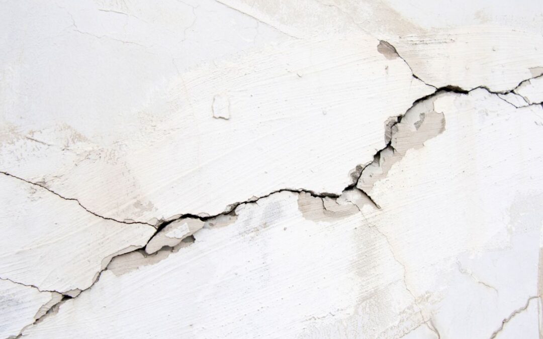 Crepe orizzontali nei muri: sono pericolose? Tutto quello che devi sapere