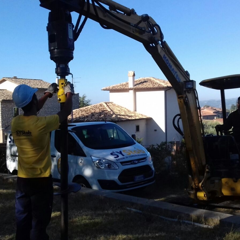 Palo Elika per il consolidamento delle fondamenta Palo Elika per il consolidamento delle fondamenta